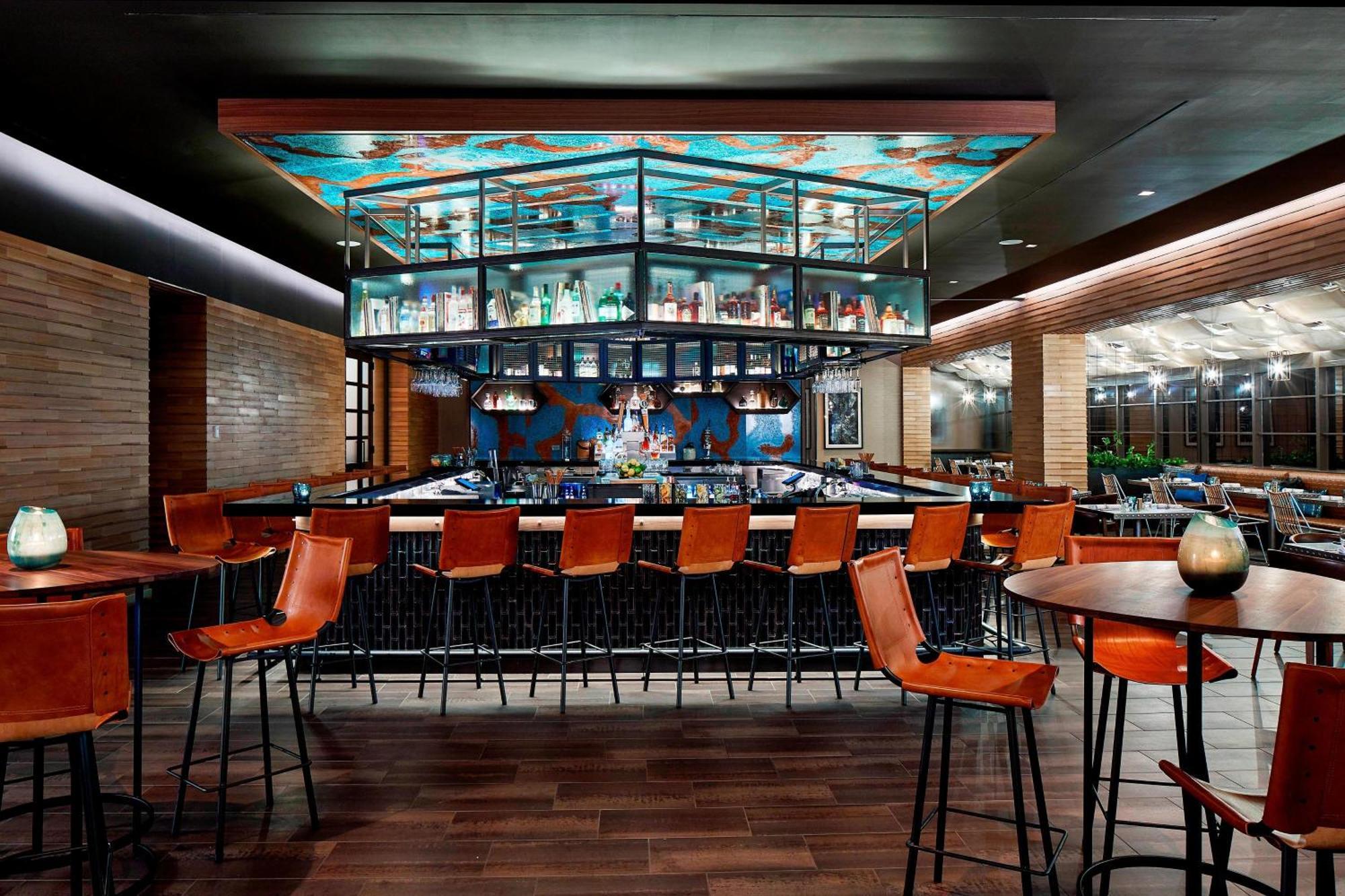 Renaissance Hotel 5*